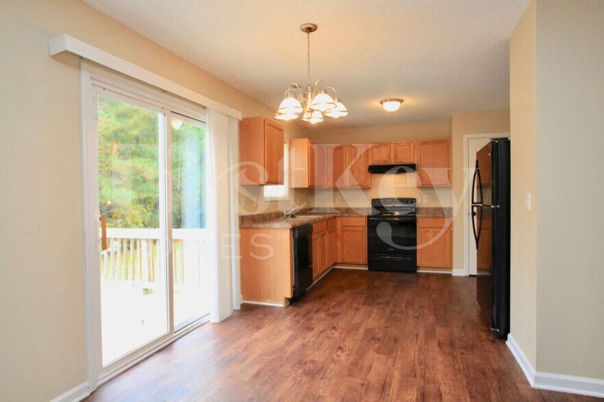 Building Photo - 906 Grassy Patch Ln