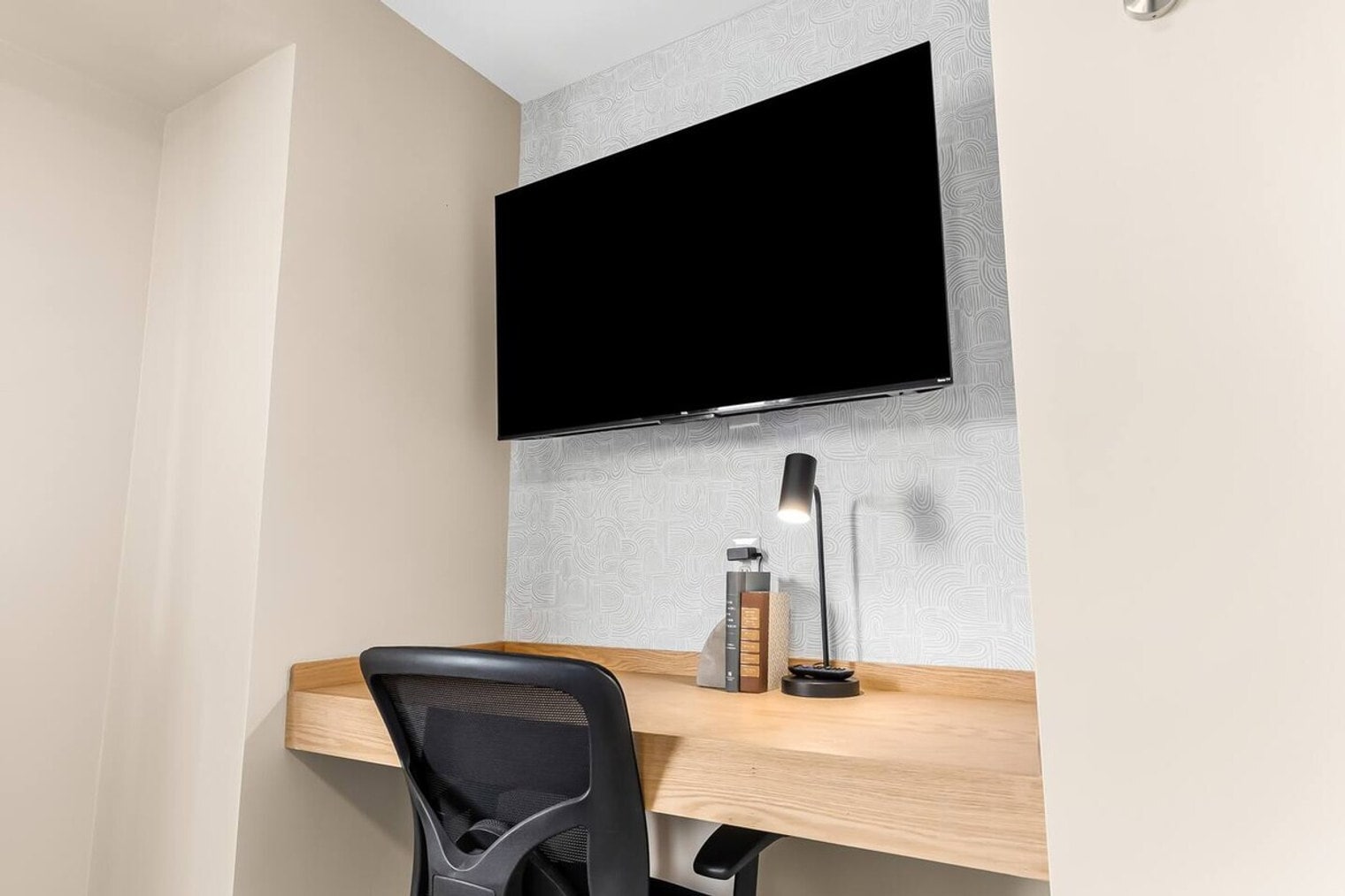 Building Photo - 18939 Sharon Ln