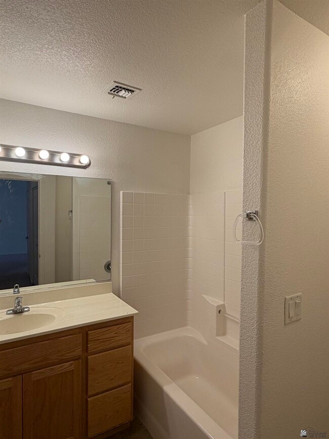 Building Photo - 3090 S Ragen Dr