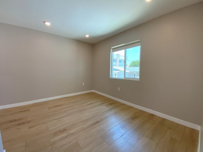 Building Photo - Discover Modern Living in Glendale's Newes...