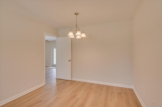 Building Photo - 143 Woodland Dr