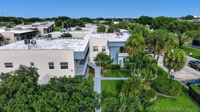 Building Photo - 770 Normandy Trail
