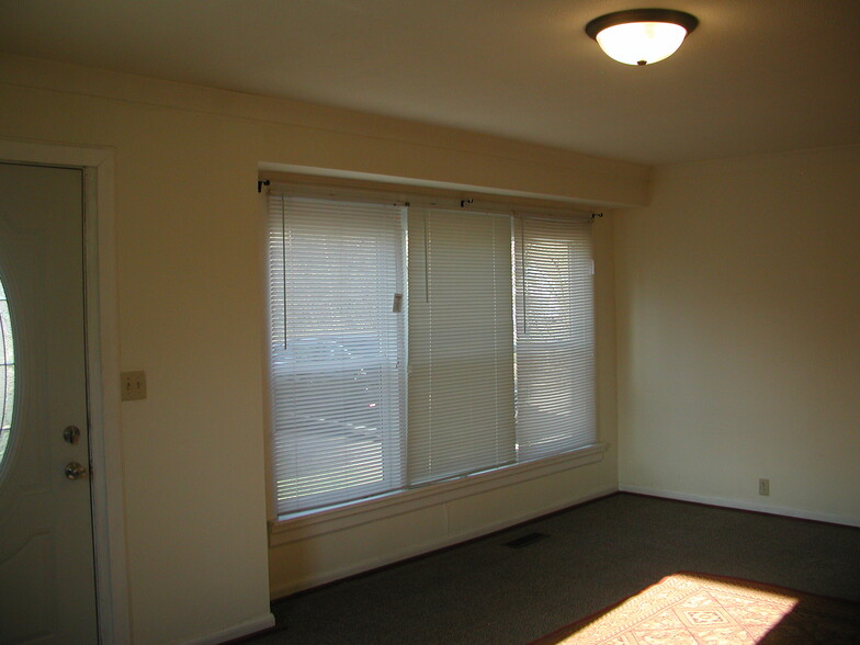 Building Photo - 402 Wolfe Ave