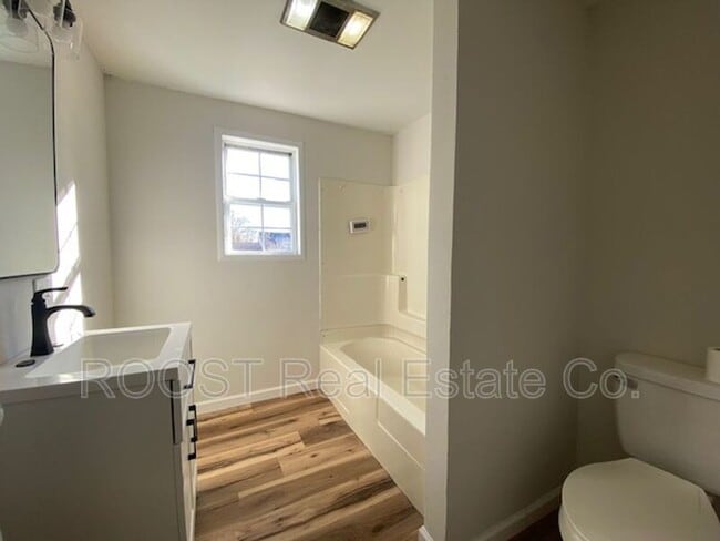 Building Photo - 372S Douglas Ave.