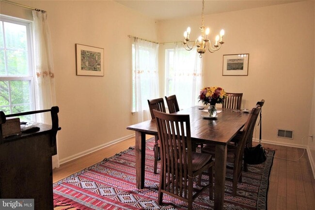 Building Photo - 92 Harvard Cir