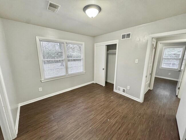 Building Photo - 1754 Danville Rd