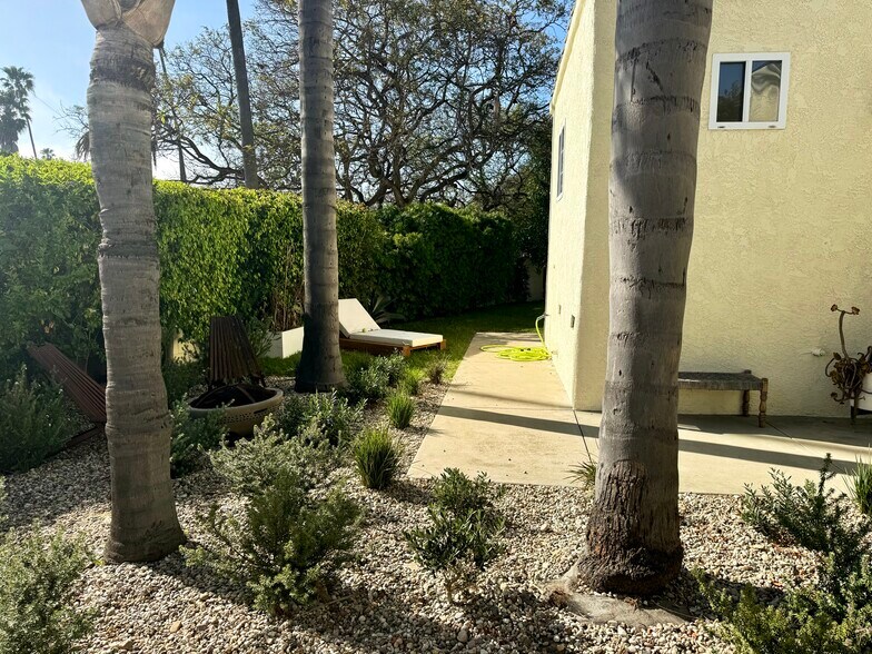 Building Photo - 2300 Pisani Pl