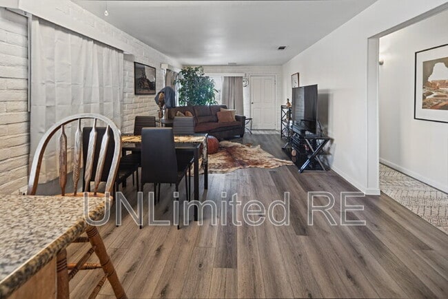 Building Photo - 1385 Church Dr