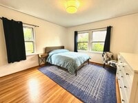 Building Photo - Private room for rent in Laurlhurst
