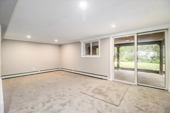 Building Photo - 8 Lakewood Terrace