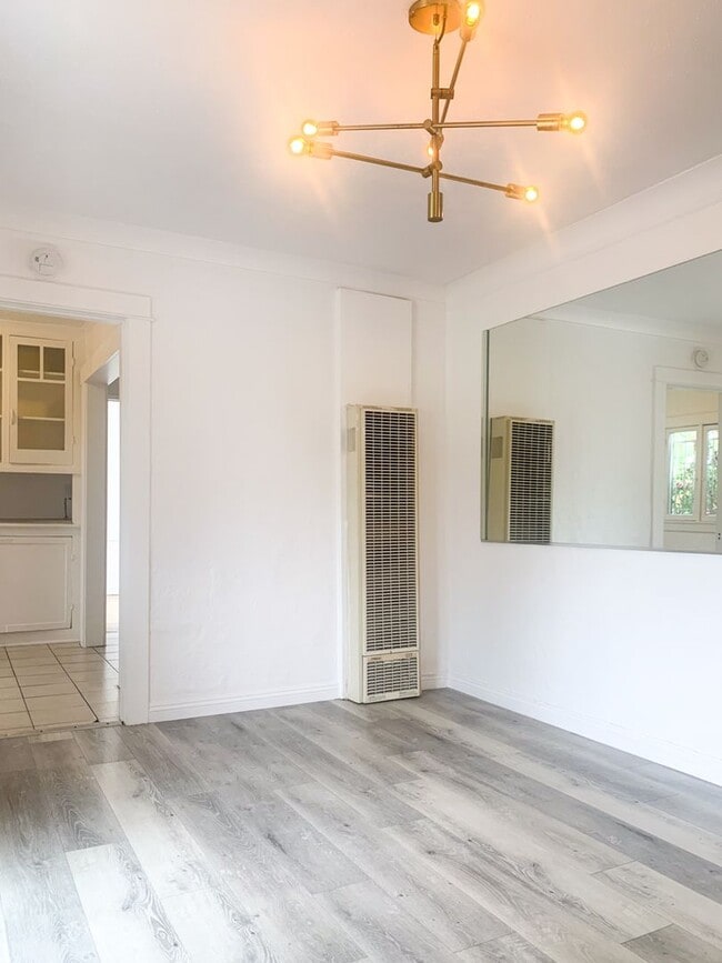 Building Photo - 1920s 2 Bedroom House With Porch And Views...