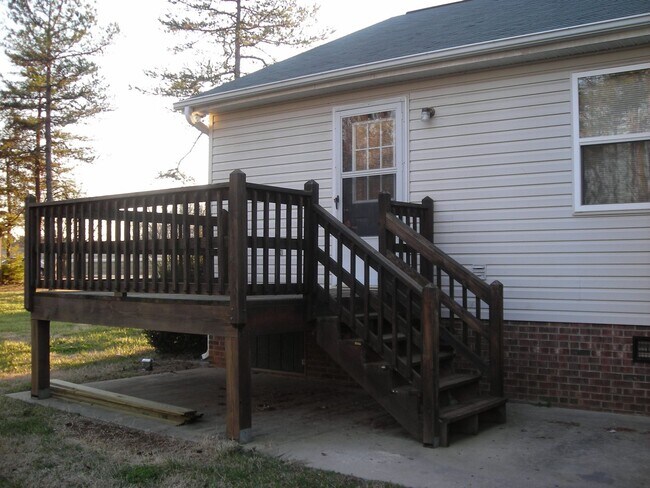 Building Photo - 197 Isle of Pines Rd