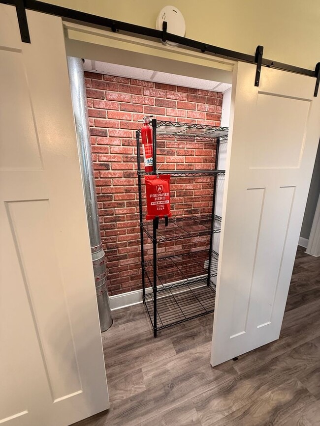 Building Photo - 3 Bedroom 2 1/2 Bathroom with one car detached garage