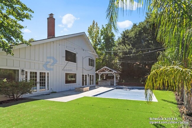 Building Photo - 144 Oakridge Dr