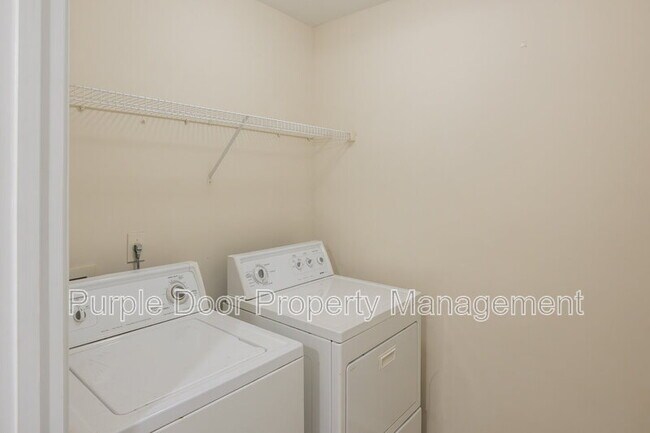 Building Photo - 1820 Willow Branch Ln