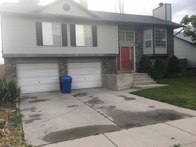 Primary Photo - Spacious West Jordan Home!