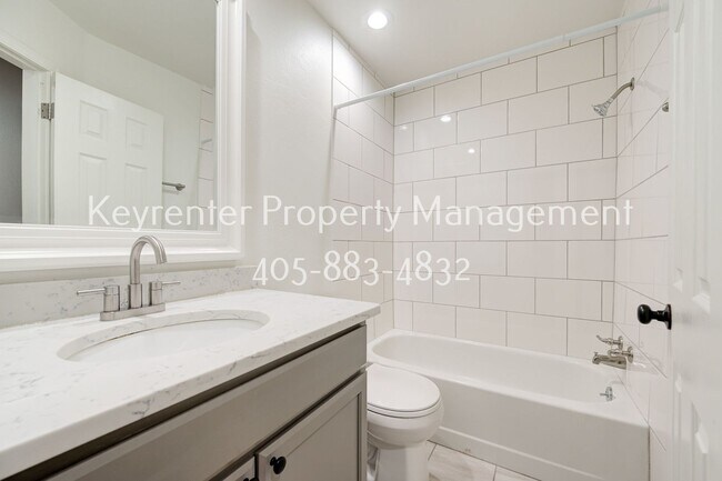 Building Photo - 429 Belmont Dr