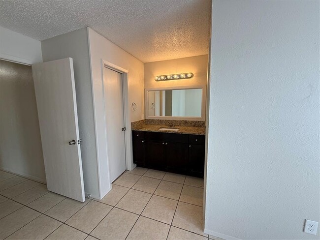 Building Photo - 4305 Acropolis Ct