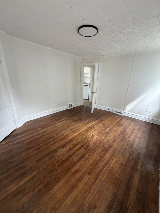 Building Photo - 4473 W 133rd St