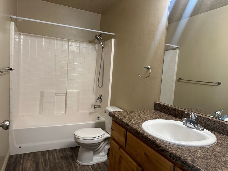 Building Photo - 488 S 2550 W