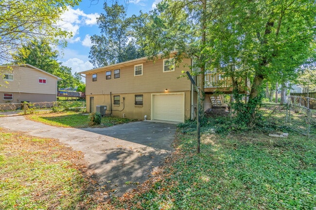 Building Photo - 2809 Lay Ave