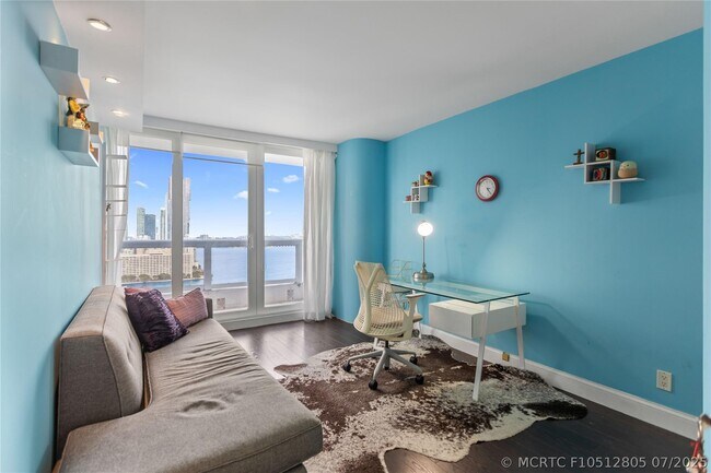 Building Photo - 1717 N Bayshore Dr