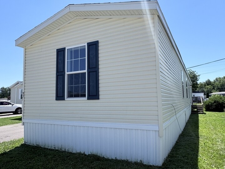 Building Photo - 10610 State Rte 762