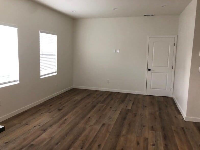Building Photo - 6540 Gaviota Ave