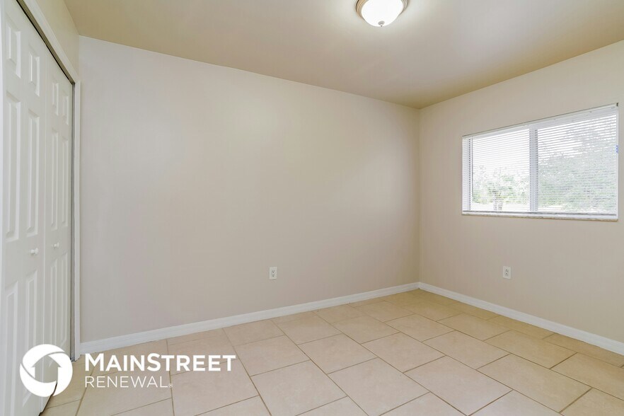 Building Photo - 427 Vanetta Dr