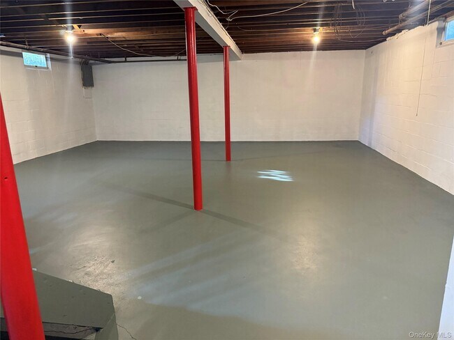 Building Photo - 242 Deep Hole Rd