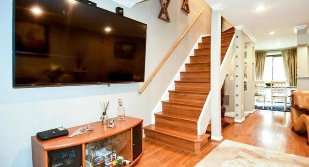 Building Photo - 14 Strath Haven Ct