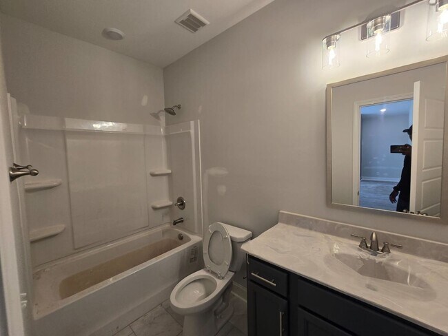 Building Photo - Ruby Floor Plan – 5BR/3BA New Construction...