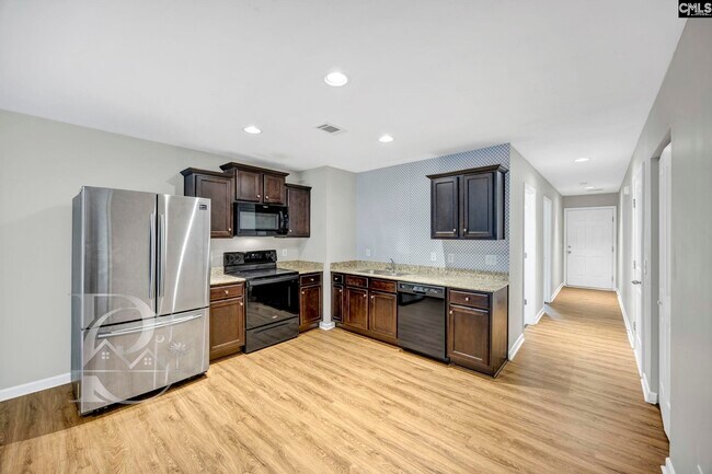 Building Photo - 107 Nobility Dr