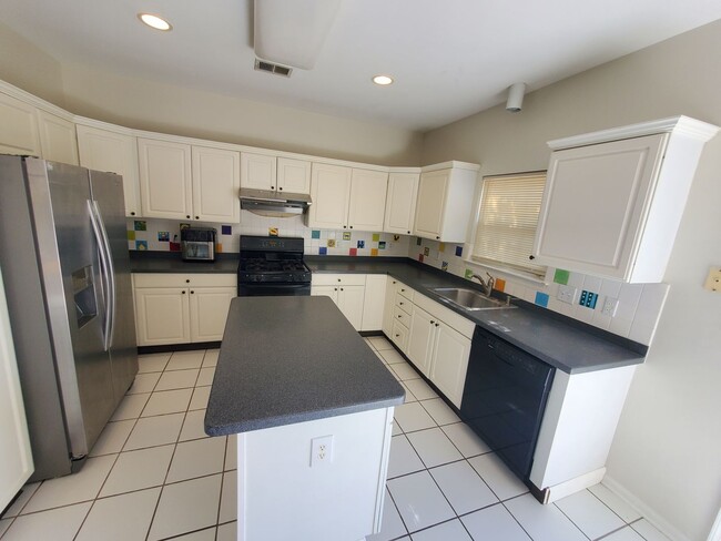 Building Photo - Waterfront! Spacious, updated, 4-bedroom &...