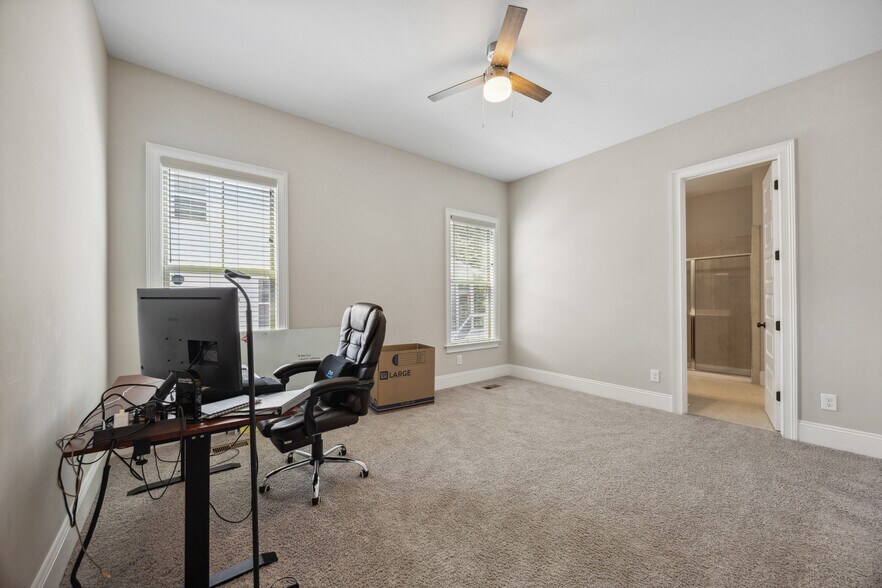 Building Photo - 405 Gilpin Way