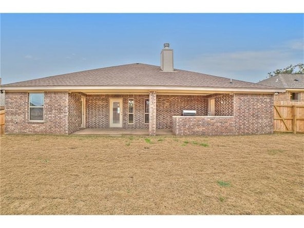 Building Photo - 2118 Yturria Dr