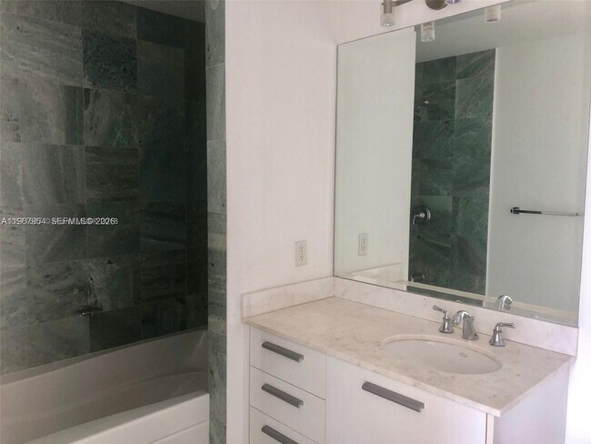 Building Photo - 1060 Brickell Ave