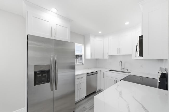 Building Photo - 284 Flanders F