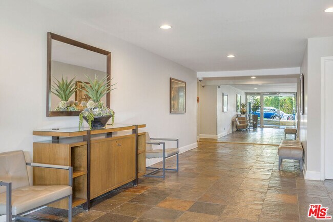 Building Photo - 8535 W Knl Dr