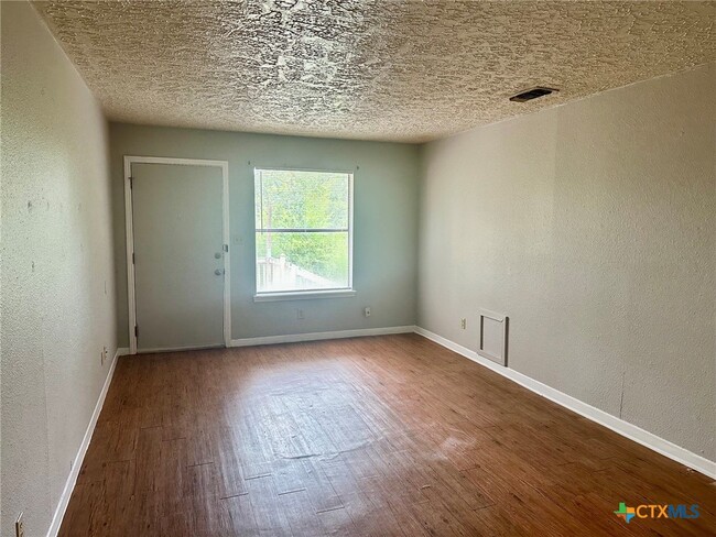 Building Photo - 1103 Hillyer St