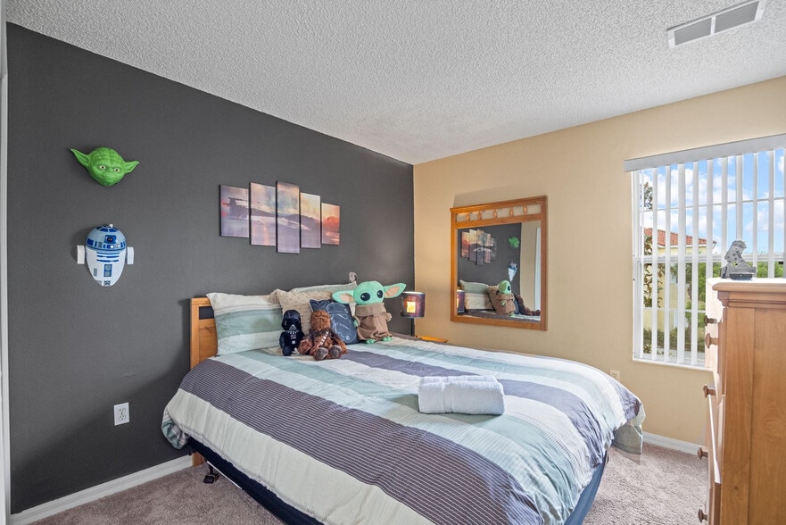 Building Photo - 127 Pompano Beach Dr