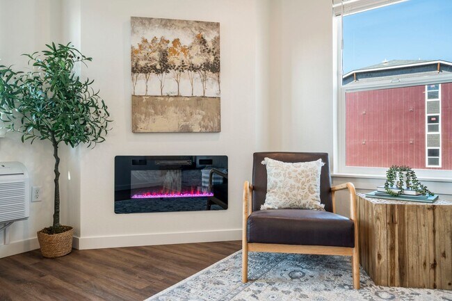 Building Photo - Spring Into Savings: $500 Rent Credit & $5...