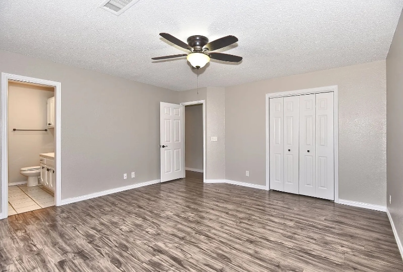 Building Photo - 2800 S Dogwood Ave