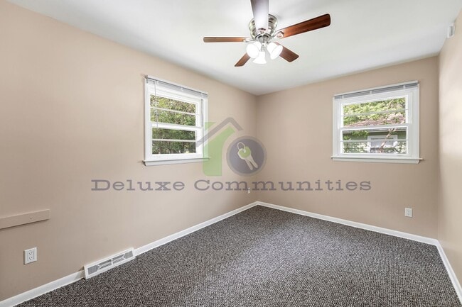 Building Photo - 1244 Katrina Dr SE