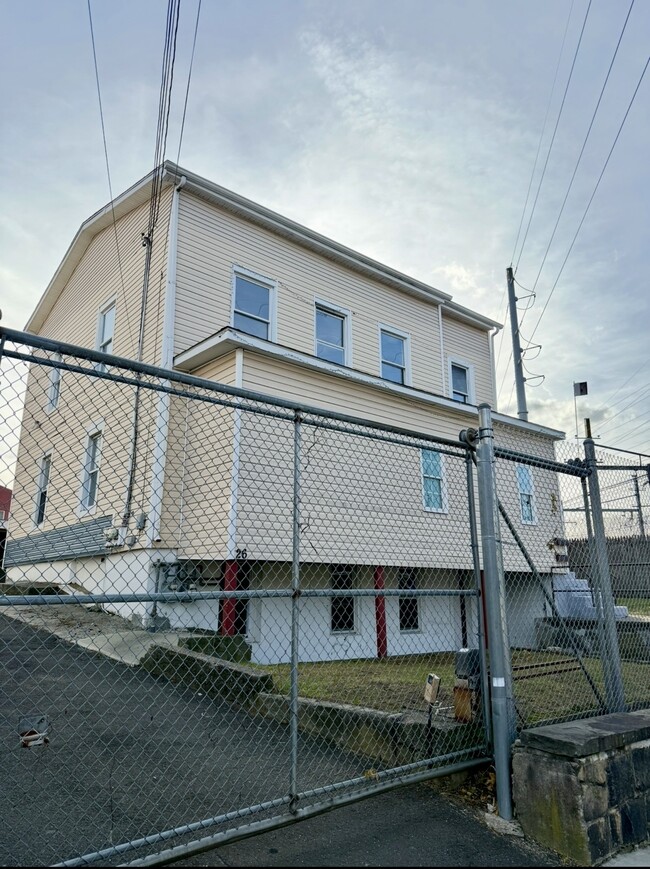 Primary Photo - 26 Clarence St