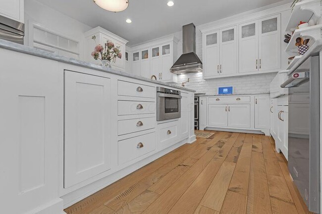 Building Photo - 10420 Pagoda Way