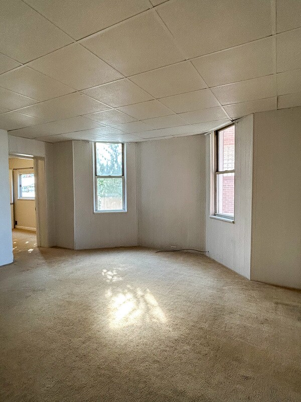 Building Photo - 1404 Wareman Ave