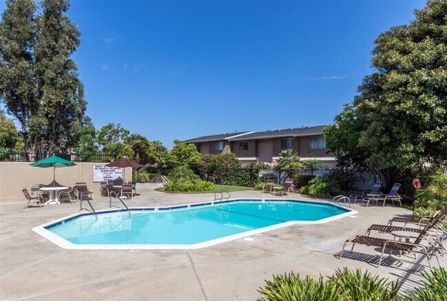 Building Photo - Spacious Townhome in Quail Ridge