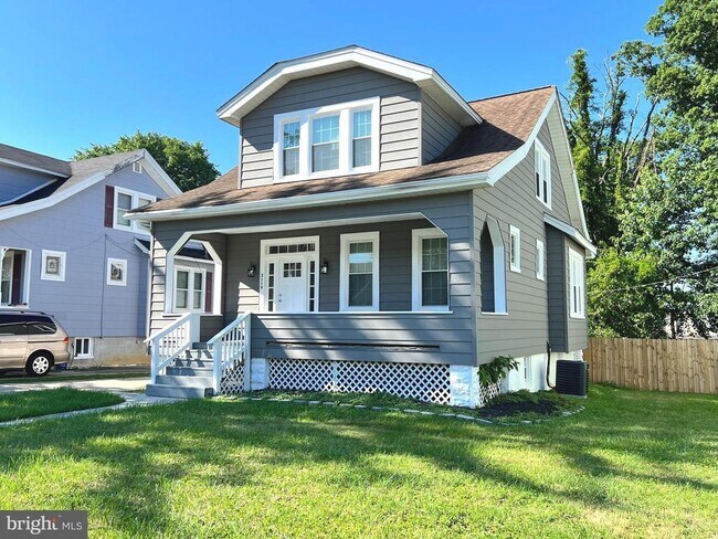 Building Photo - 3119 Harview Ave
