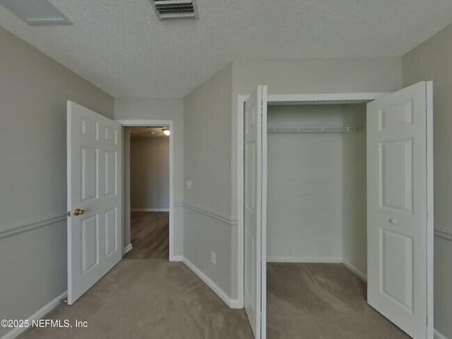 Building Photo - 7134 Beekman Lake Dr